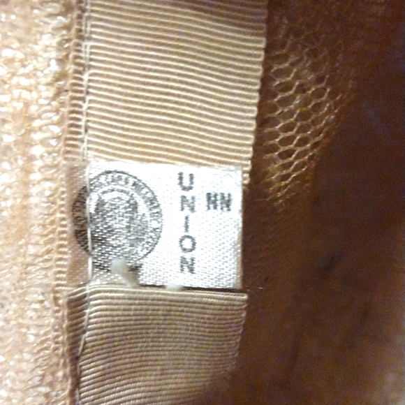 Stylish hat with a Boutique look in Excellent Condition - Picture 7 of 7